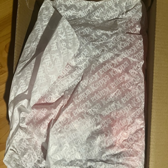 NIB KAPPA 222 BANDA ASTER 1 Red /White Unisex Adult's
Size 7 - Picture 4 of 5